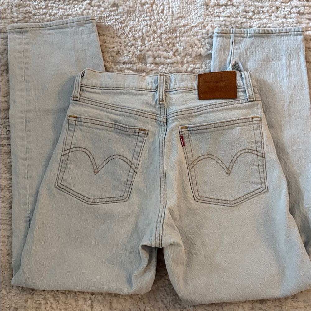 Wedgie Straight Levi’s size 25